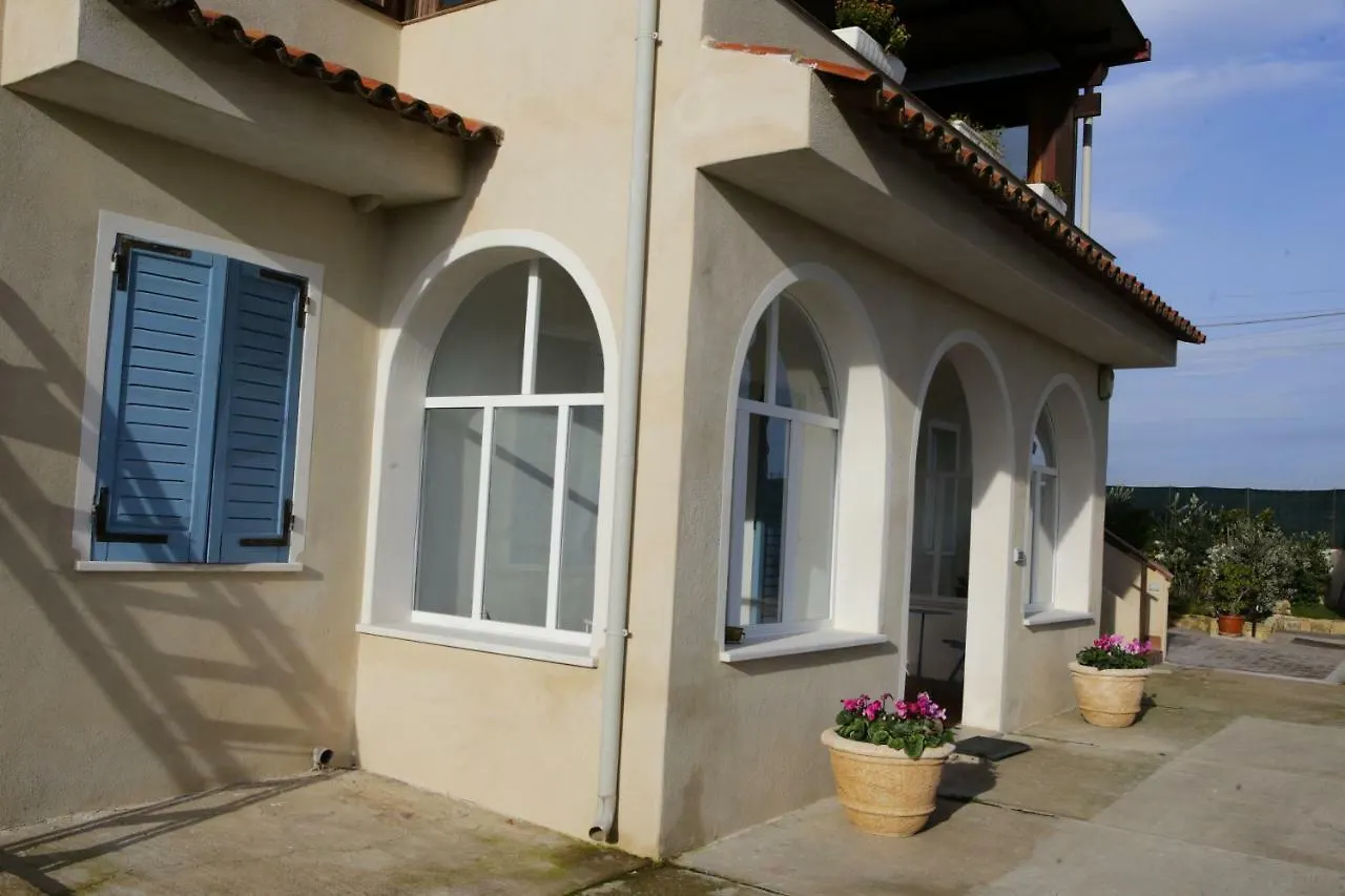 Avion B&B Elmas Bed and Breakfast